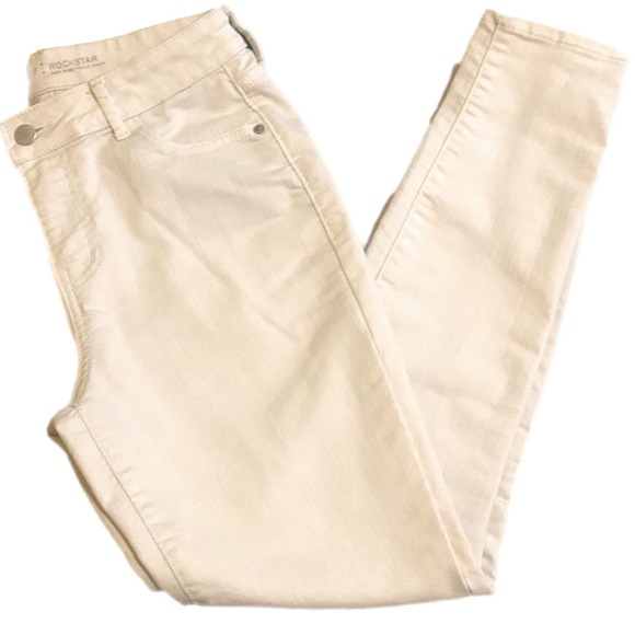 Old Navy Denim - 🔥Old Navy Rockstar white high rise skinny jeans EUC🔥